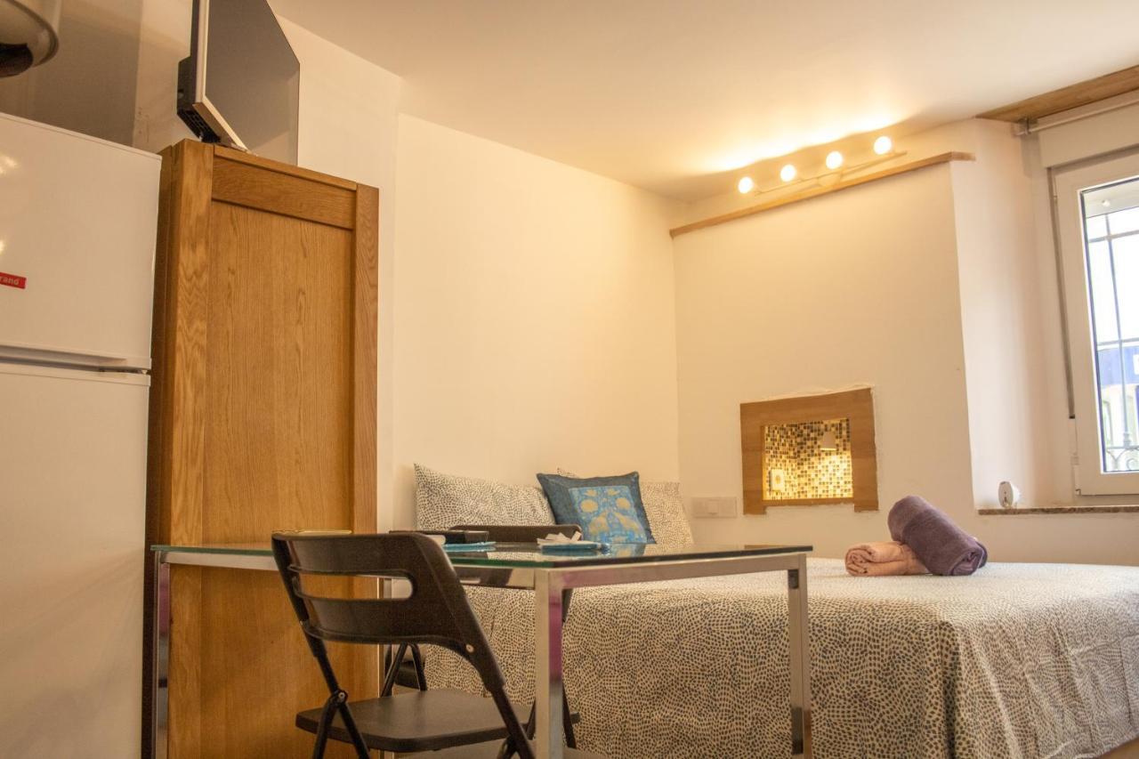 Malaguena Salerosa "Apartamento - Estudio Con Terraza" En Casa Tipica De 1 A 4 Dormitorios Малага Экстерьер фото