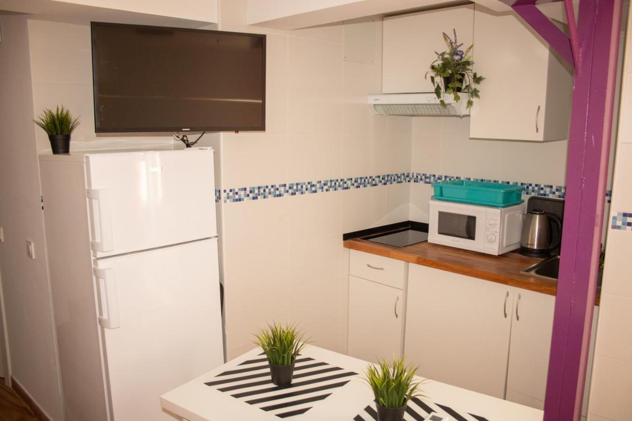 Malaguena Salerosa "Apartamento - Estudio Con Terraza" En Casa Tipica De 1 A 4 Dormitorios Малага Экстерьер фото