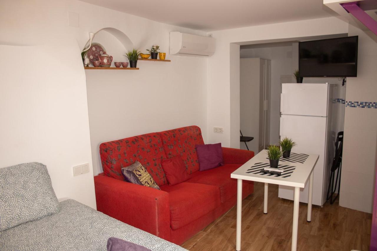 Malaguena Salerosa "Apartamento - Estudio Con Terraza" En Casa Tipica De 1 A 4 Dormitorios Малага Экстерьер фото
