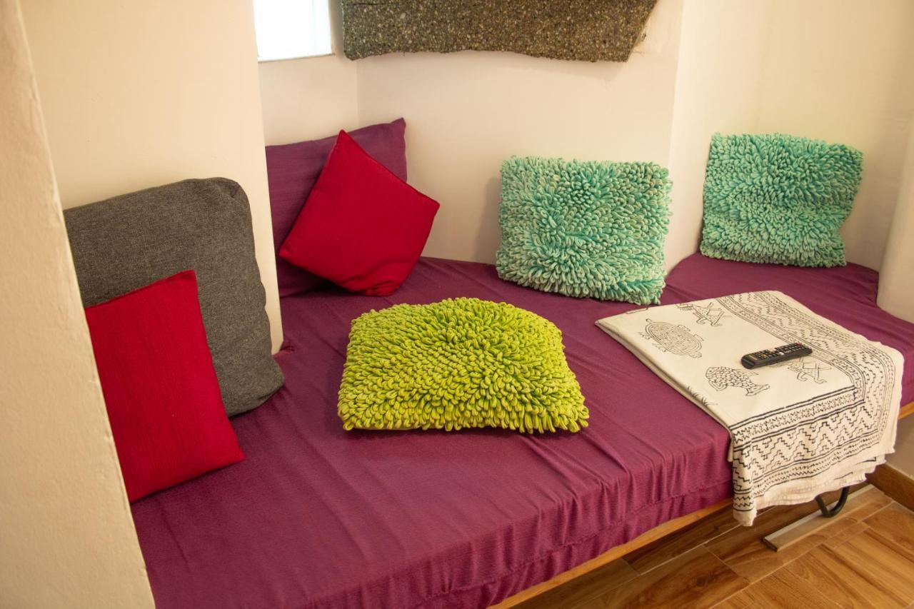 Malaguena Salerosa "Apartamento - Estudio Con Terraza" En Casa Tipica De 1 A 4 Dormitorios Малага Экстерьер фото