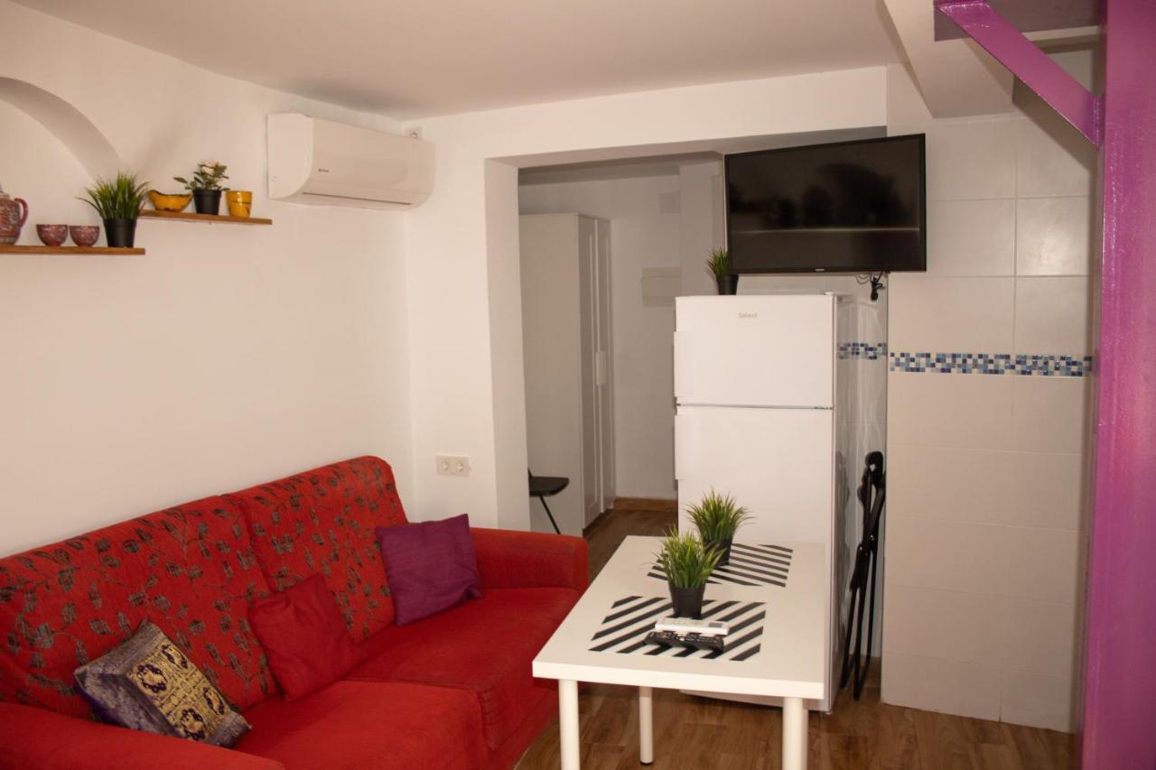 Malaguena Salerosa "Apartamento - Estudio Con Terraza" En Casa Tipica De 1 A 4 Dormitorios Малага Экстерьер фото