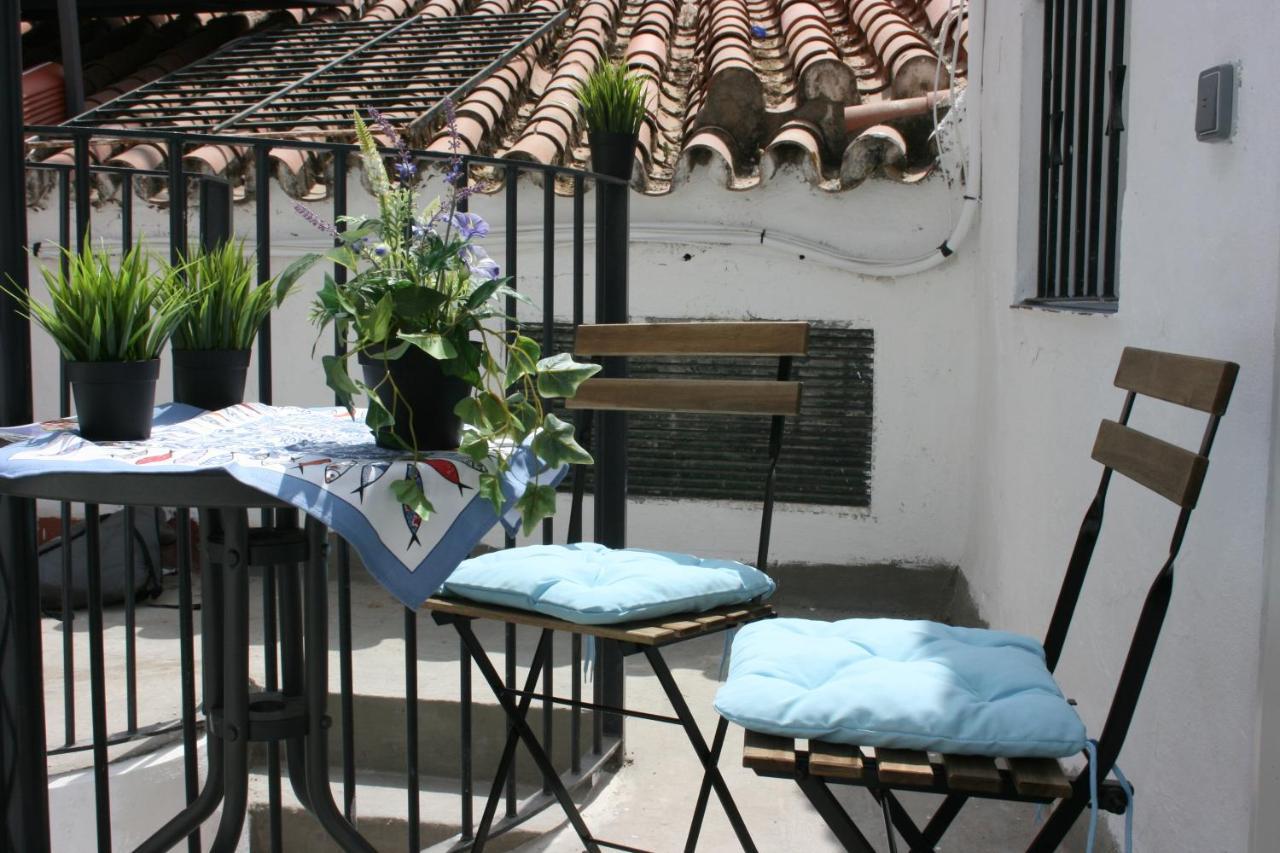 Malaguena Salerosa "Apartamento - Estudio Con Terraza" En Casa Tipica De 1 A 4 Dormitorios Малага Экстерьер фото
