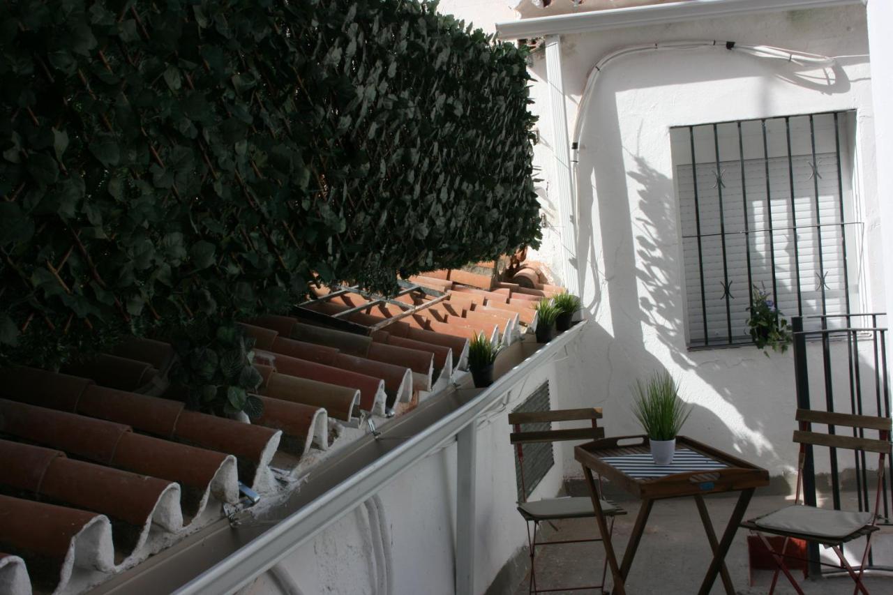 Malaguena Salerosa "Apartamento - Estudio Con Terraza" En Casa Tipica De 1 A 4 Dormitorios Малага Экстерьер фото